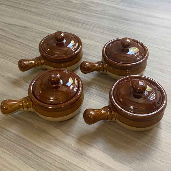 French Onion Soup Bowls with Handles and Lids - Picture 2 of 6